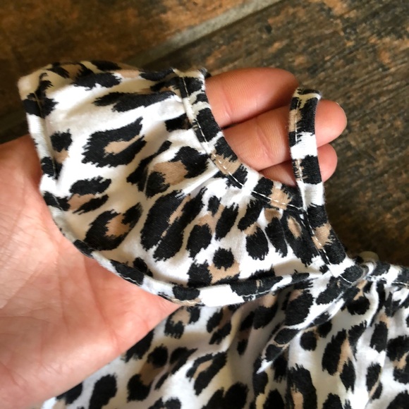 Cheetah Print Romper (0-3 months) - Picture 3 of 7